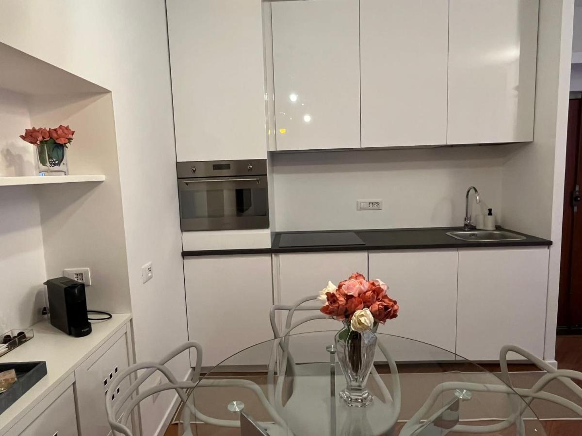 Casa Vercelli Delizioso Bilocale Moderno Nella Vecchia Milano Exteriér fotografie