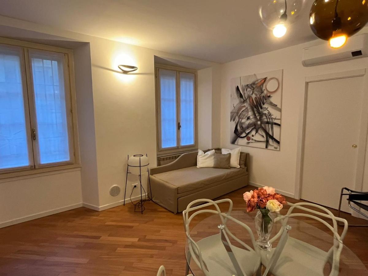Casa Vercelli Delizioso Bilocale Moderno Nella Vecchia Milano Exteriér fotografie