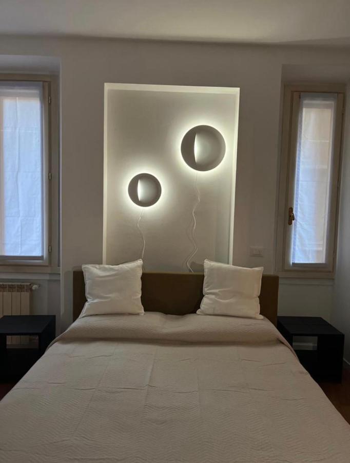 Casa Vercelli Delizioso Bilocale Moderno Nella Vecchia Milano Exteriér fotografie